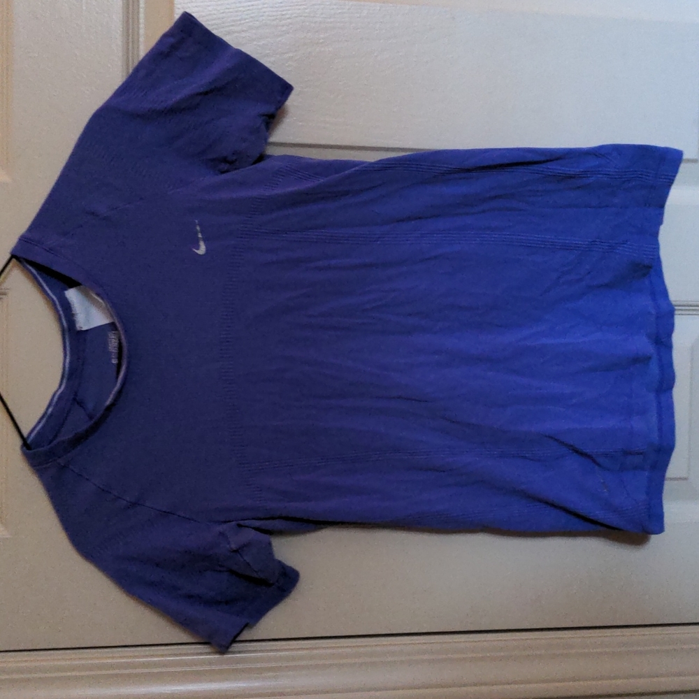 Nike Dri-Fit Short Sleeve shirt size medium